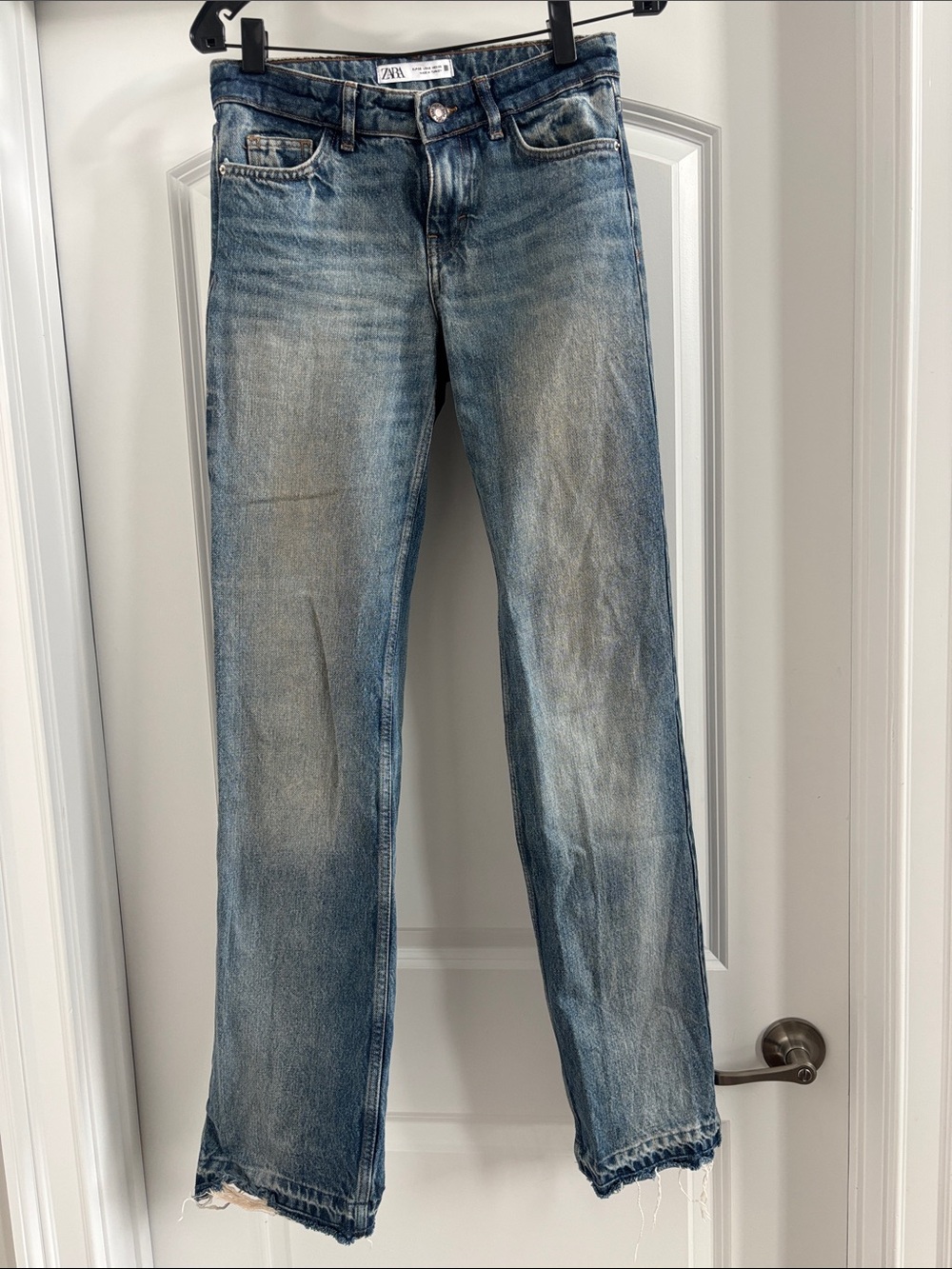 Zara Women’s Light Blue Straight Jeans - Washed Finish